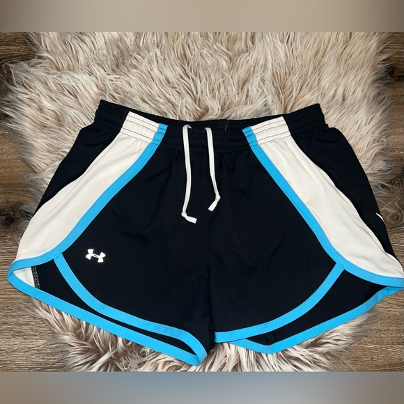 Under Armour Pants - Under Armour women’s running shorts
